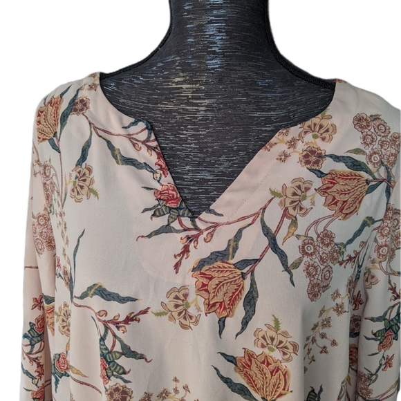 Pretty Floral Flowy Top C&E size 1xl - Picture 5 of 8